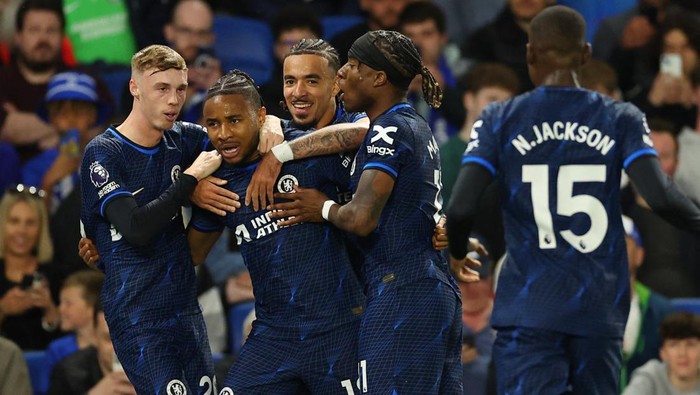 Para pemain Chelsea saat merayakan gol. (Foto: REUTERS/Toby Melville)